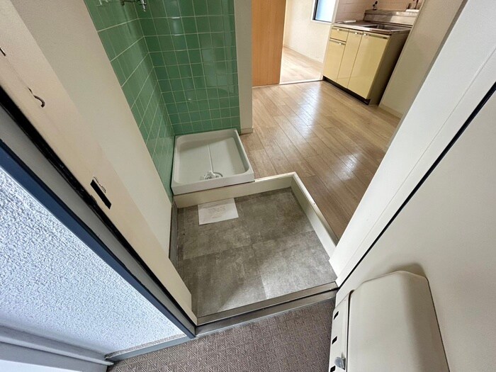 物件内観写真14　(玄関)