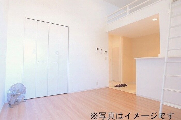 物件内観写真8　(居室)