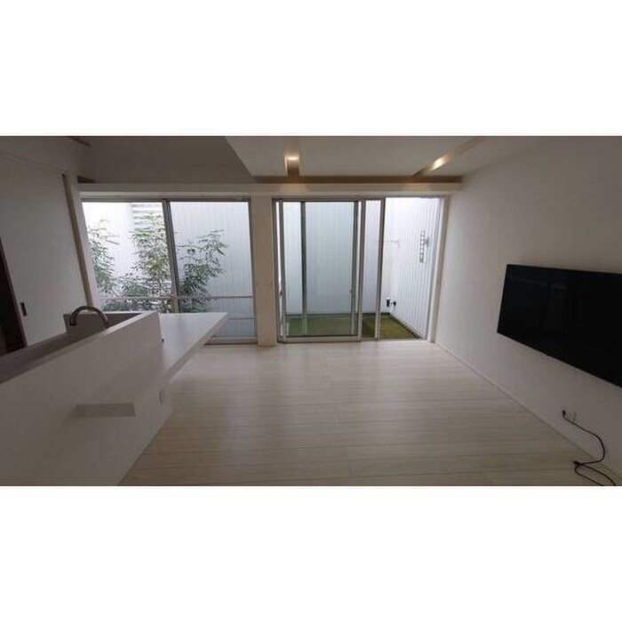 物件内観写真2　(居室)