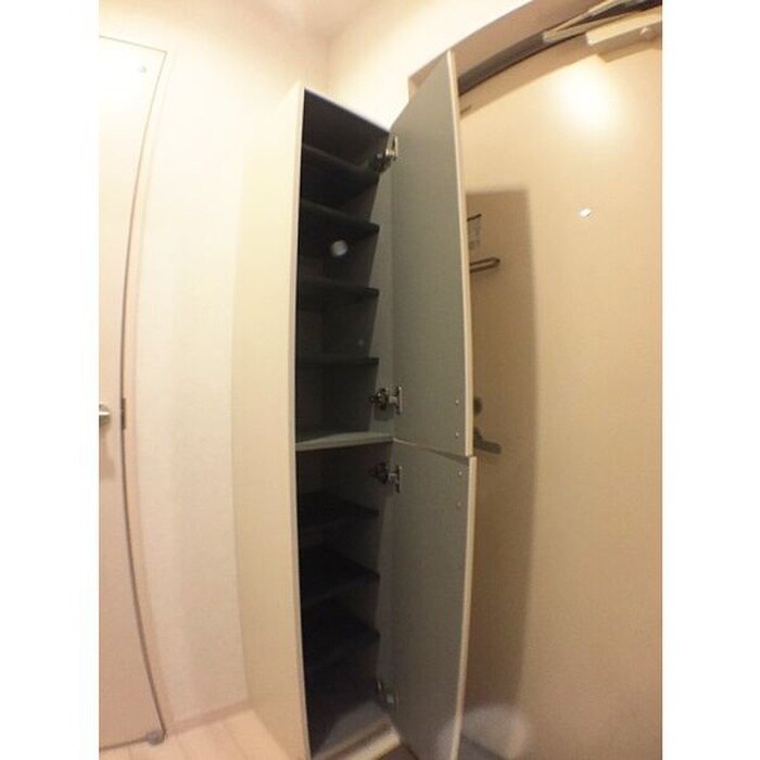 物件内観写真8　(靴箱)