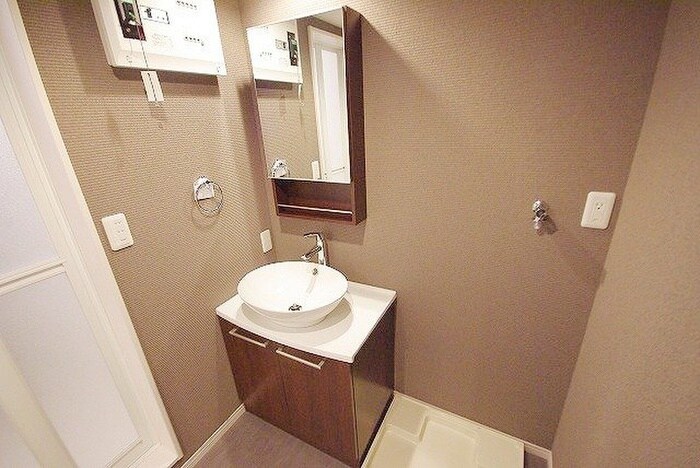 物件内観写真16　(洗濯機置場)