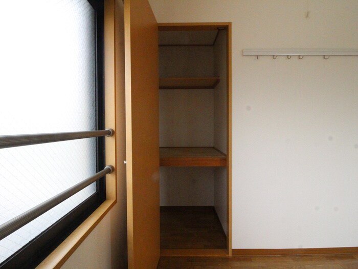 物件内観写真12　(収納)