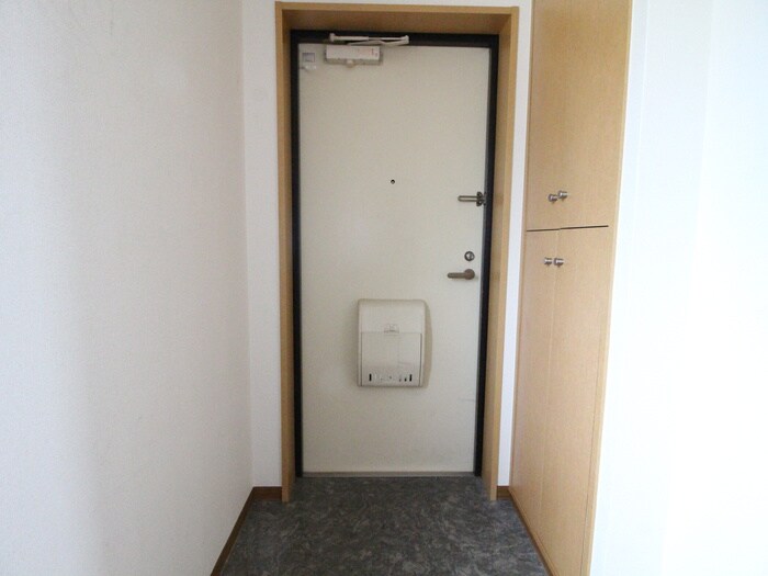 物件内観写真18　(玄関)