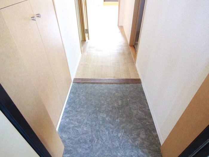 物件内観写真19　(玄関)