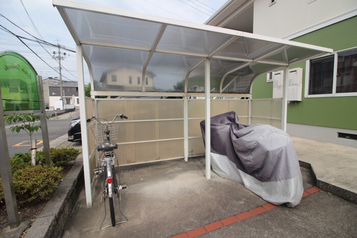 物件外観写真4　(駐輪場)