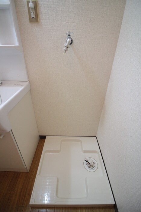 物件内観写真14　(洗濯機置場)