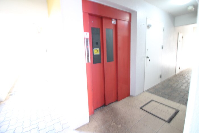 物件外観写真5　(エントランス部分)