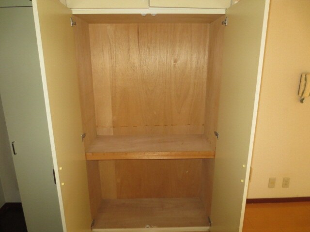 物件内観写真11　(収納)