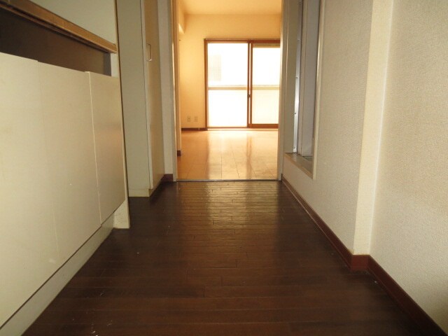 物件内観写真16　(廊下)