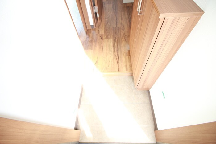 物件内観写真17　(玄関)