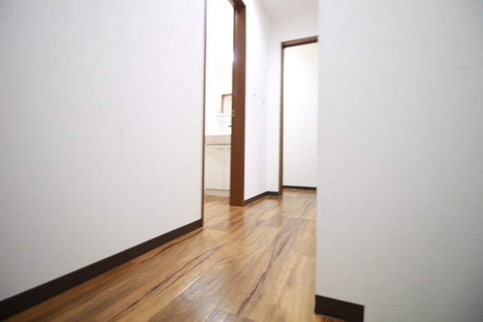 物件内観写真18　(廊下)