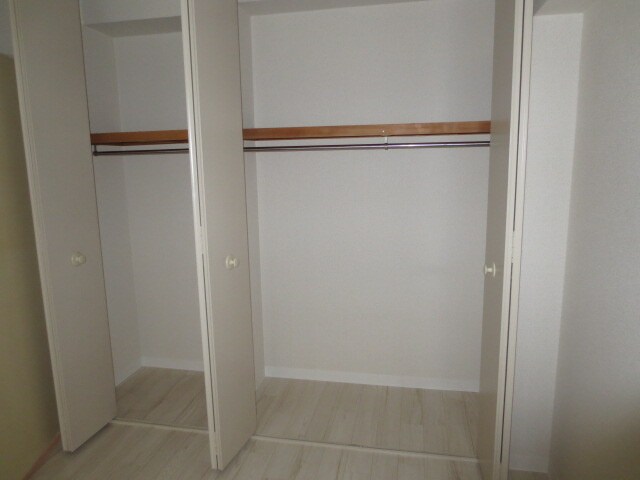 物件内観写真12　(収納)