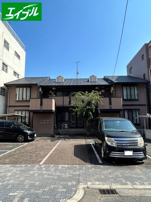 物件外観写真5　(駐車場)