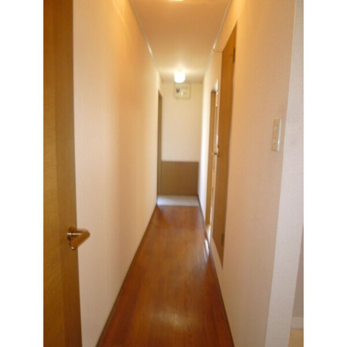 物件内観写真18　(廊下)