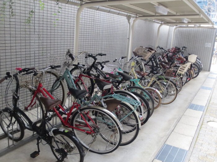 物件外観写真6　(駐輪場)