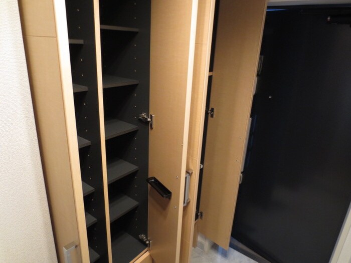 物件内観写真14　(靴箱)