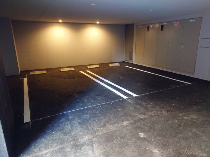 物件外観写真5　(駐車場)