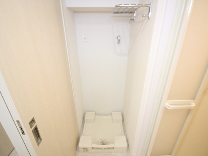 物件内観写真11　(洗濯機置場)