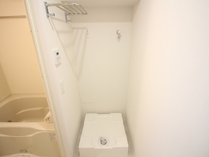 物件内観写真14　(洗濯機置場)