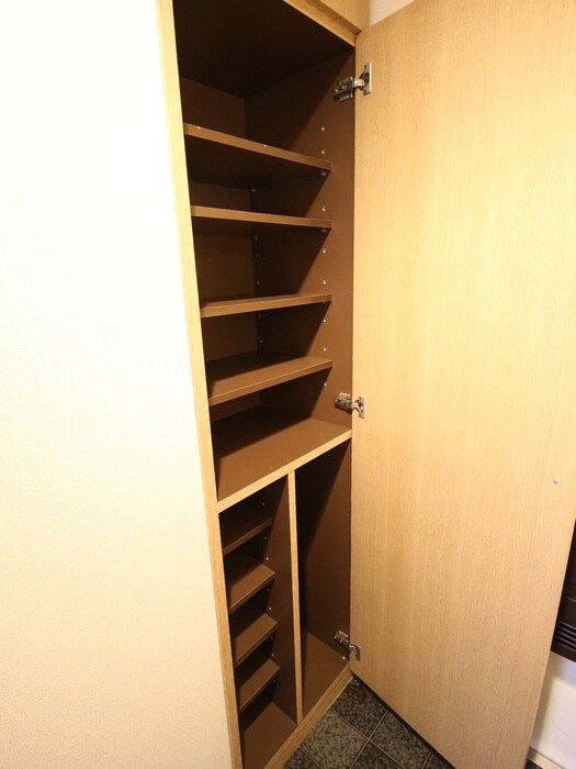 物件内観写真13　(靴箱)