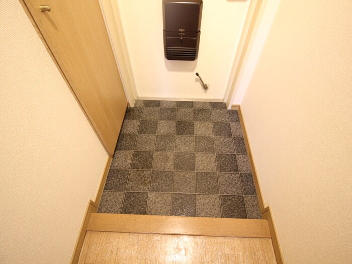 物件内観写真14　(玄関)