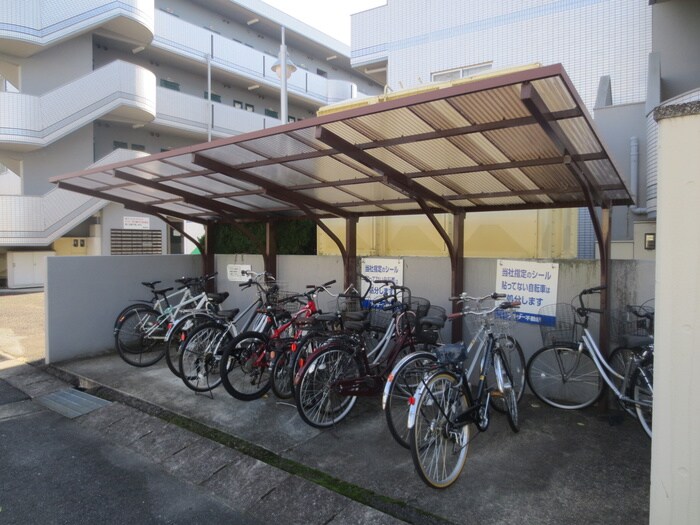 物件外観写真5　(駐輪場)