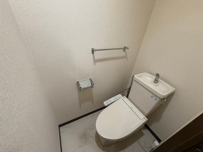 物件内観写真12　(トイレ)