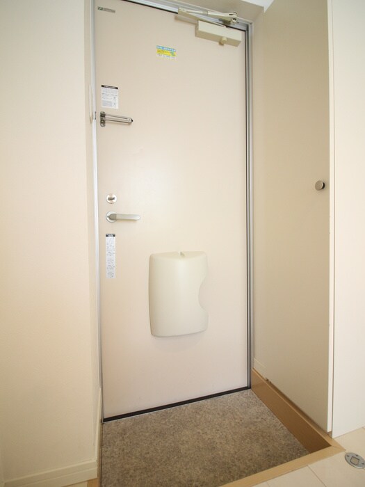 物件内観写真18　(玄関)