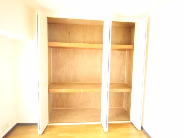 物件内観写真12　(収納)