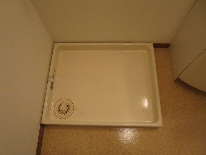 物件内観写真15　(洗濯機置場)