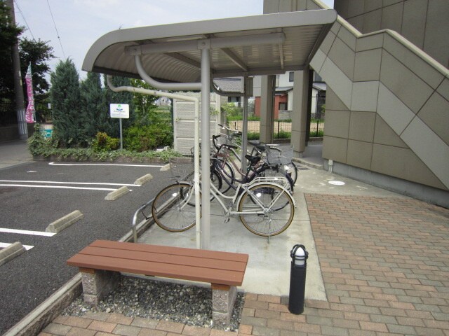 物件外観写真3　(駐輪場)