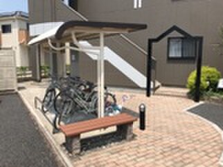 物件外観写真4　(エントランス部分)