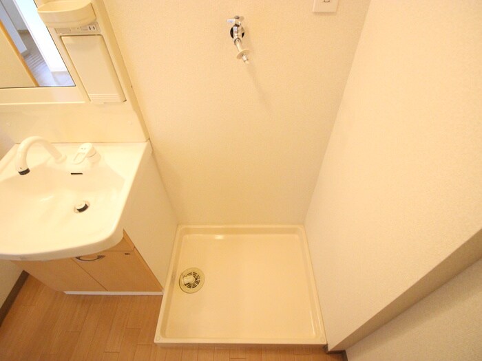 物件内観写真10　(洗濯機置場)