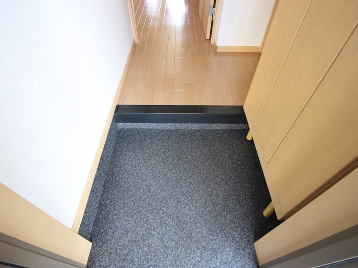 物件内観写真17　(玄関)