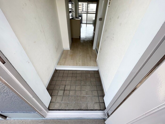 物件内観写真13　(玄関)