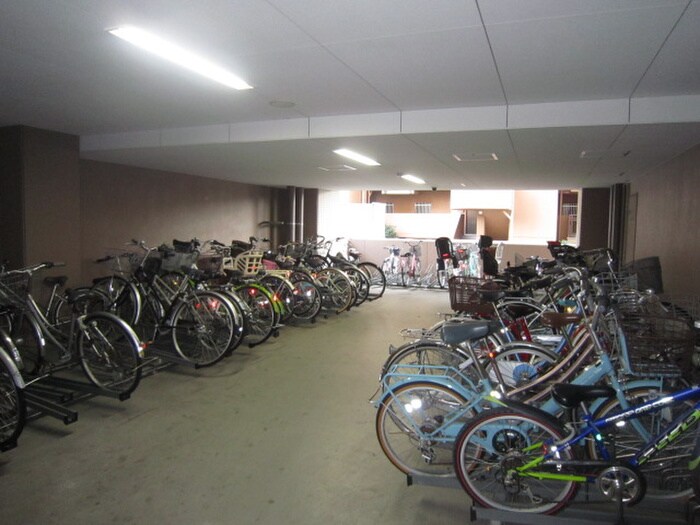 物件外観写真6　(駐輪場)