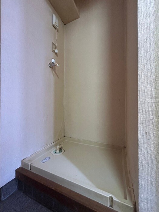 物件内観写真15　(洗濯機置場)