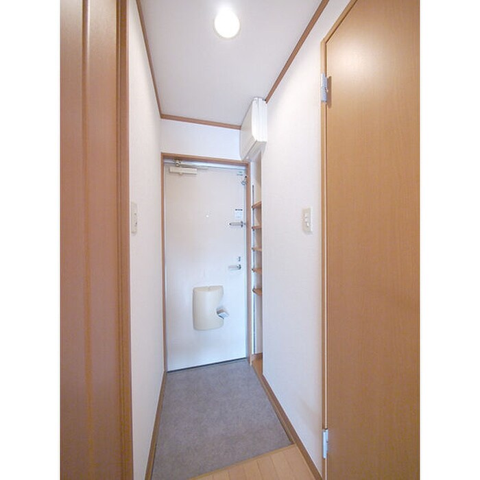 物件内観写真7　(玄関)