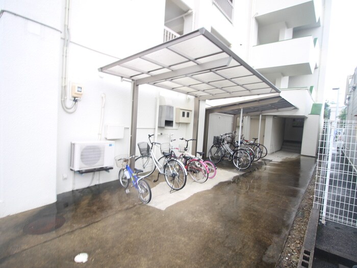 物件外観写真5　(駐輪場)