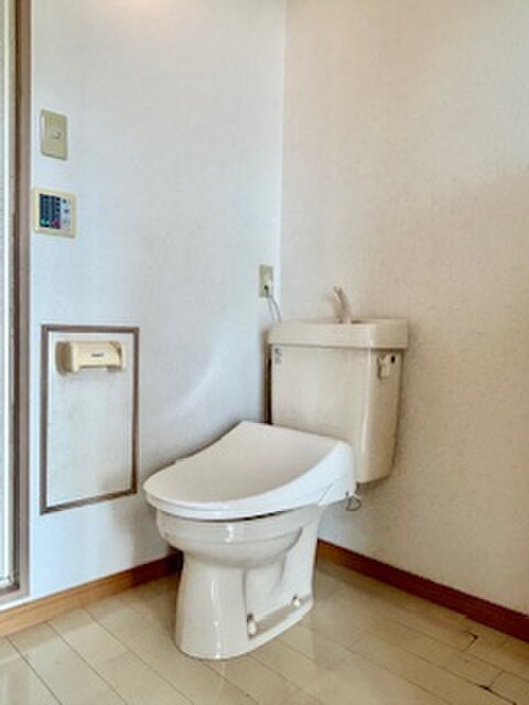 物件内観写真15　(トイレ)