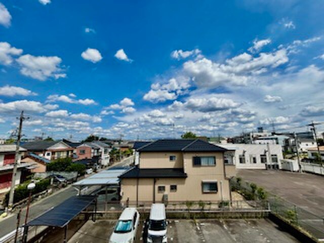 物件内観写真22　(室内からの展望)