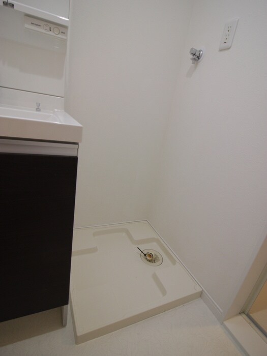 物件内観写真16　(洗濯機置場)