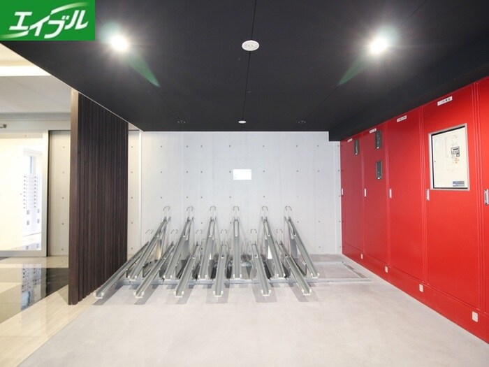 物件外観写真3　(駐輪場)