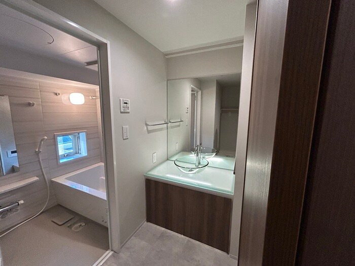 物件内観写真13　(洗面)