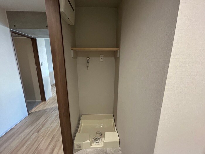 物件内観写真14　(洗濯機置場)