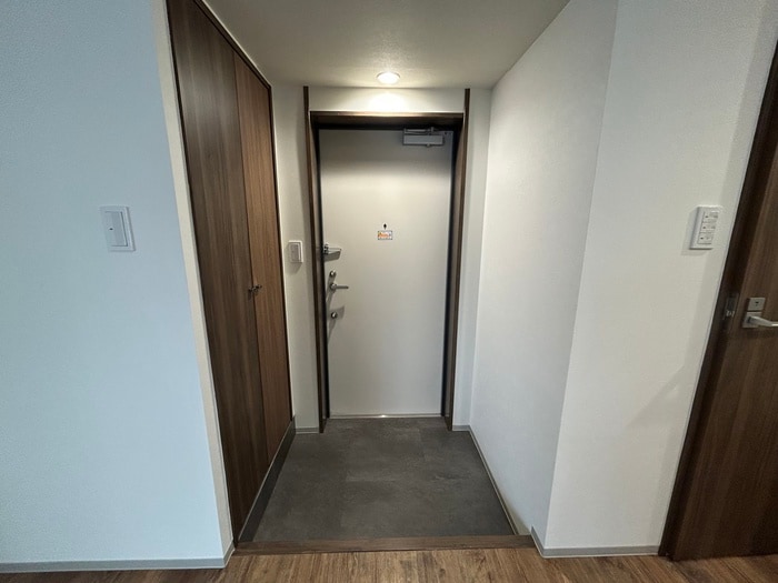 物件内観写真17　(玄関)