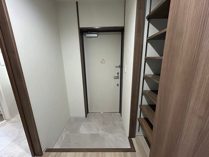 物件内観写真17　(玄関)