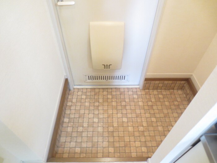 物件内観写真16　(玄関)