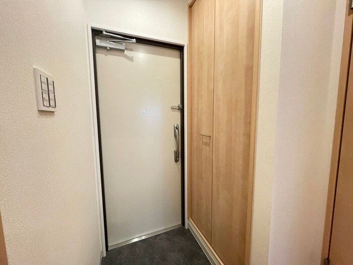 物件内観写真14　(玄関)