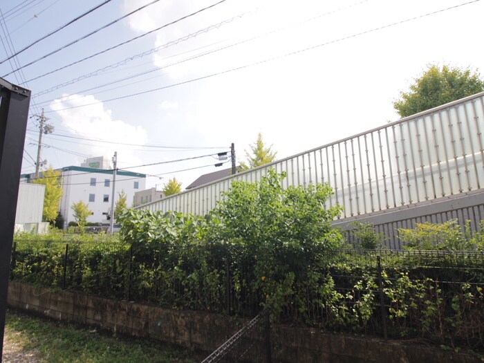 物件内観写真17　(室内からの展望)